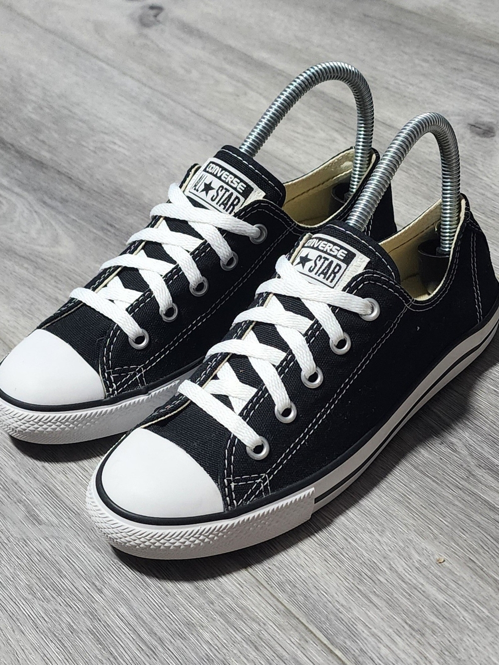 NWOB Converse Chuck Taylor All Star Dainty Low Top Slim Sole Sneakers Womens 6